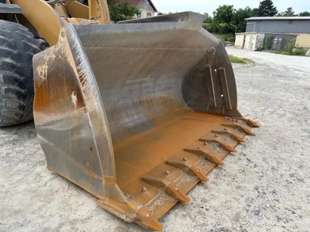 CAT 972 MXE — fotografie 6 z 7