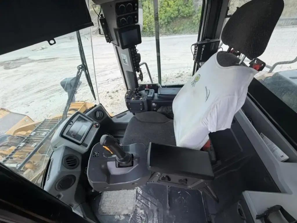 CAT 972 MXE — fotografie 7 z 7