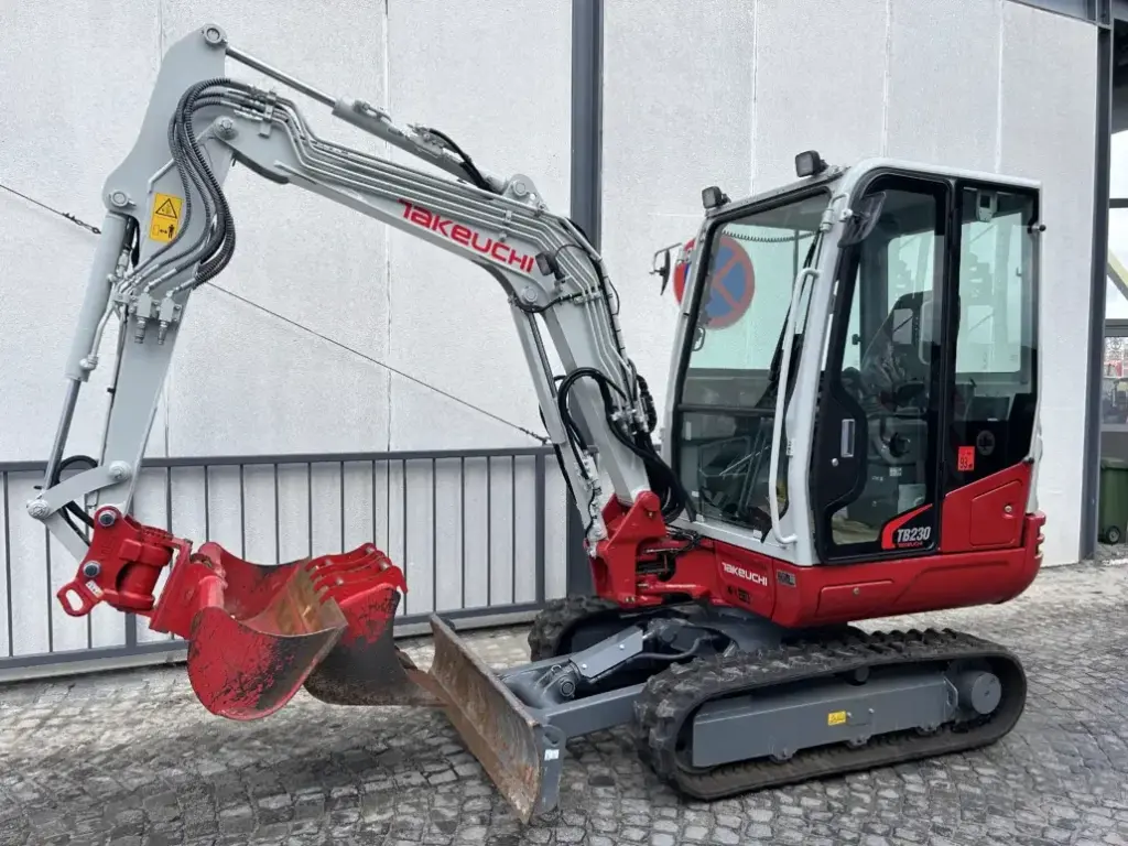 Takeuchi TB 230 GIT — fotografie 2 z 10